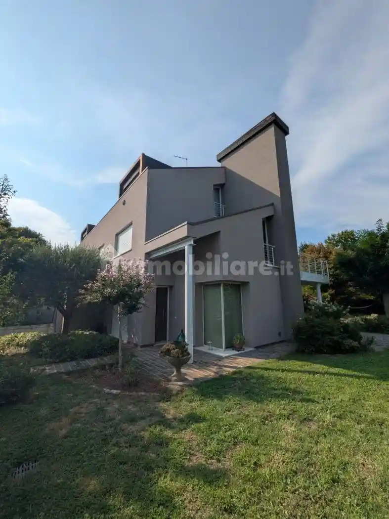 Villa in vendita a Santa Giustina in Colle