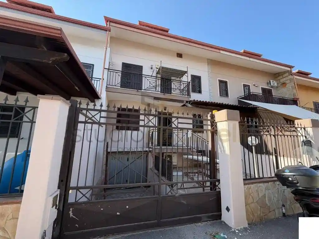 Villetta a schiera in vendita a Parete