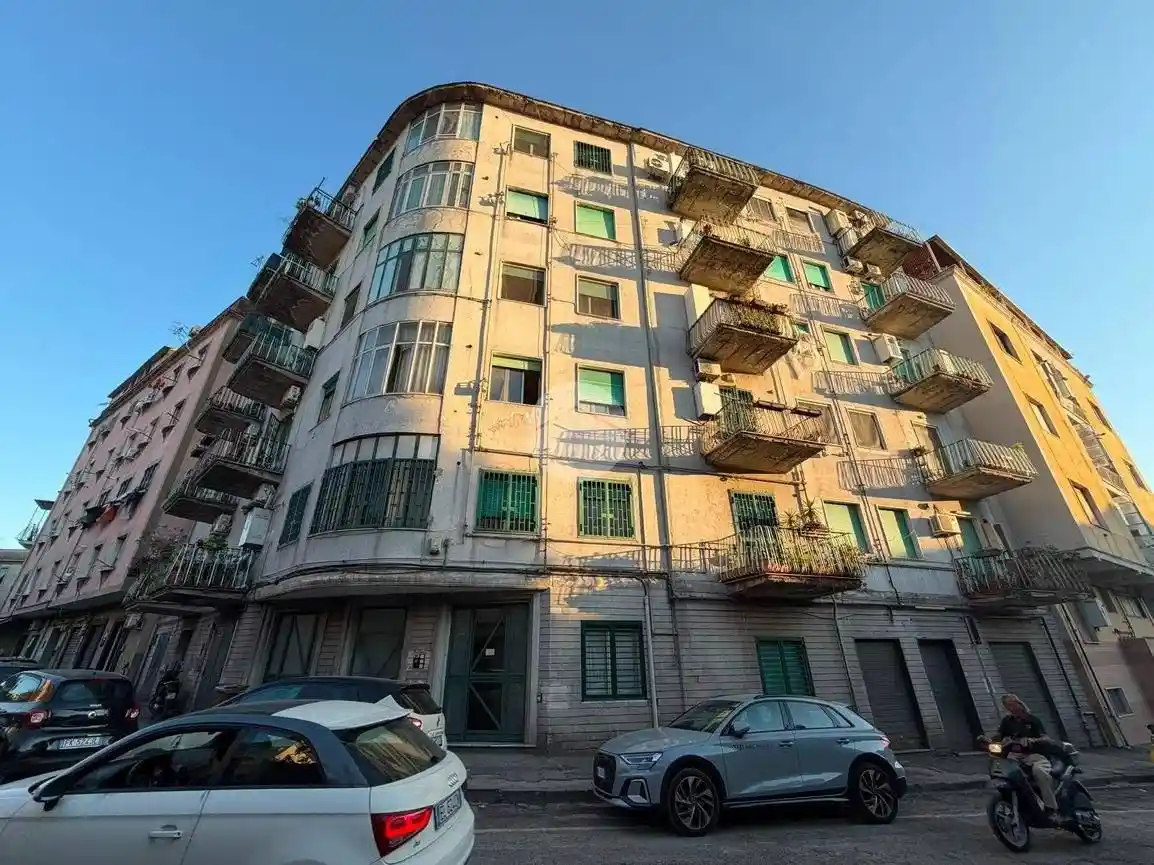 Appartamento in vendita a Napoli