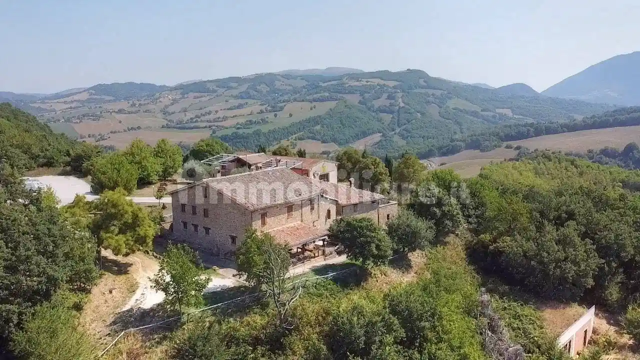 Rustico - Casale in vendita a Camerino