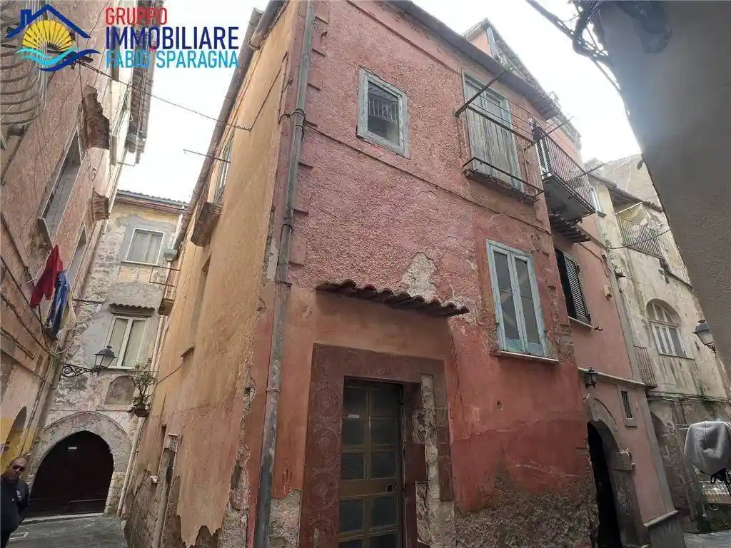 Palazzo - Edificio in vendita a Sessa Aurunca