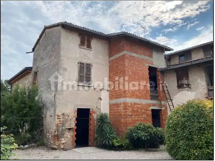 Casa indipendente in vendita a Lonato del Garda