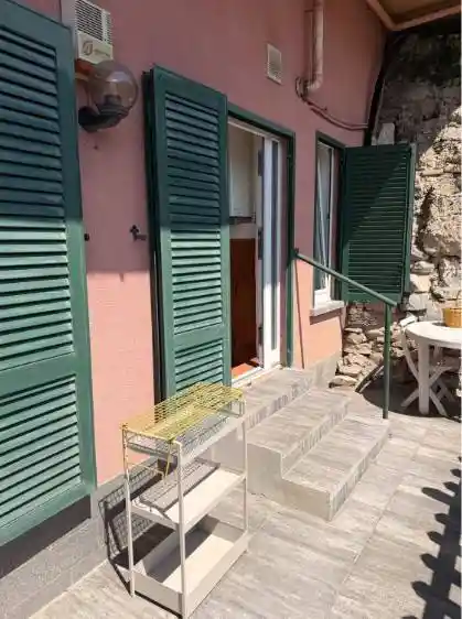 Appartamento in affitto a Laglio