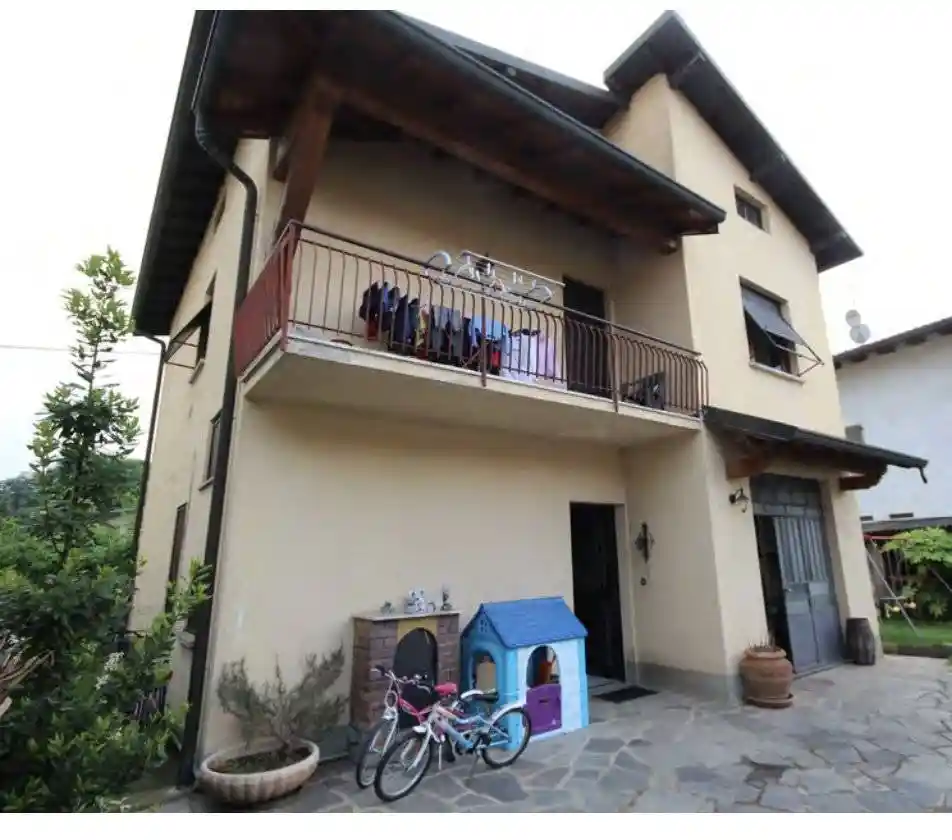Villa in vendita a Fenegrò