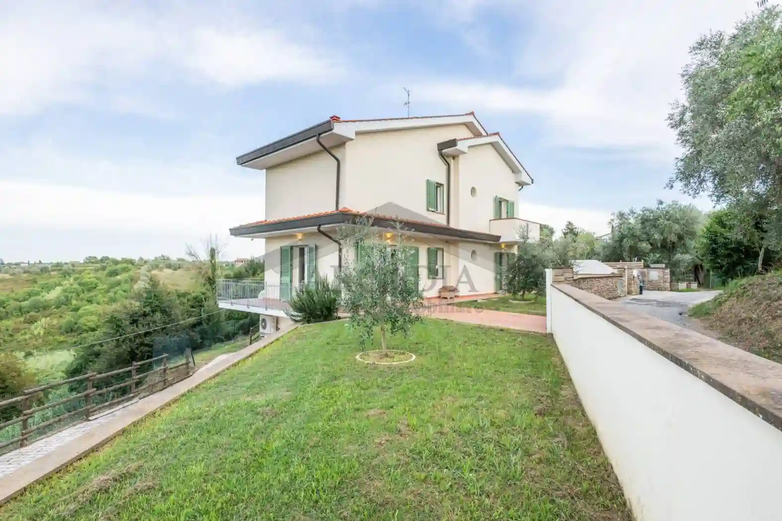 Villa - foto 2