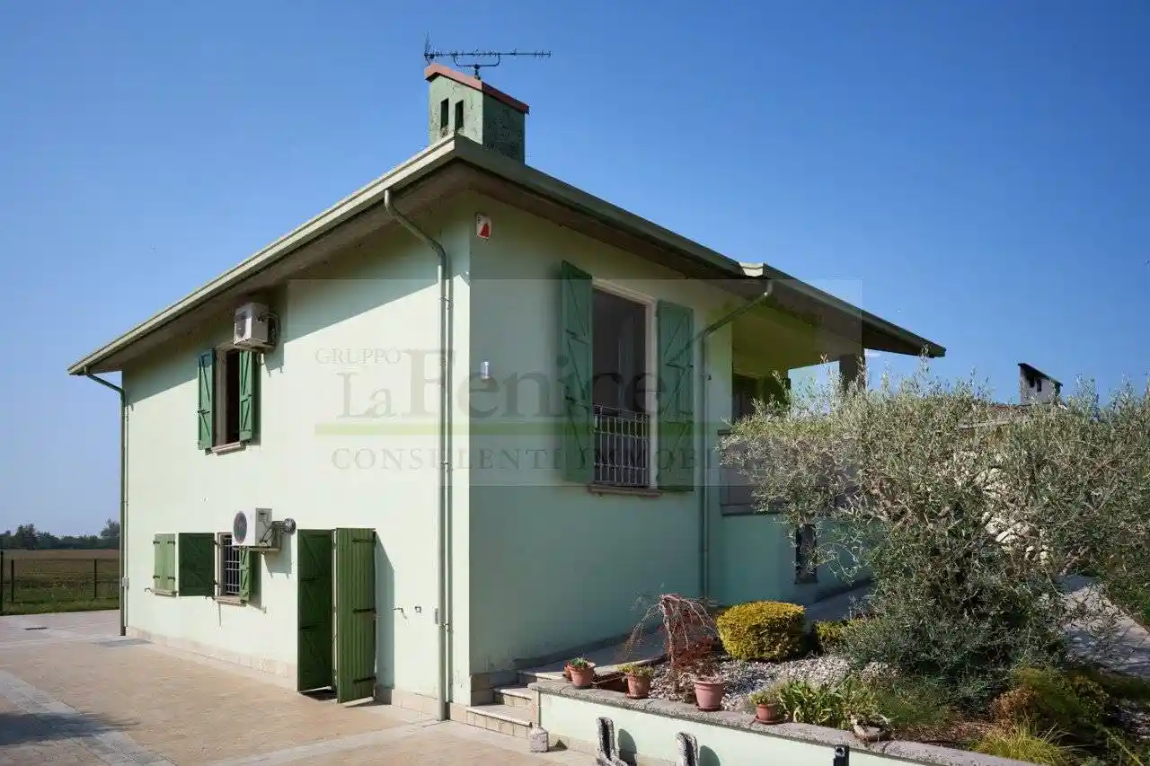 Villa in vendita a Asola