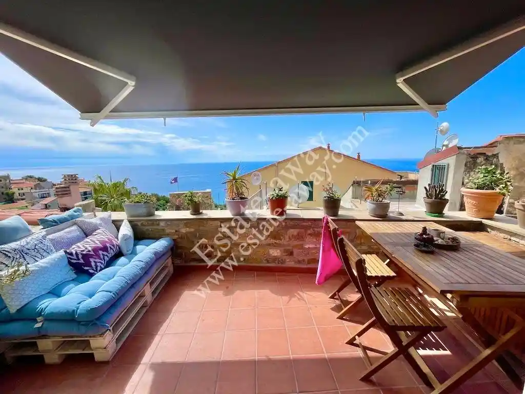 Casa indipendente in vendita a Cipressa