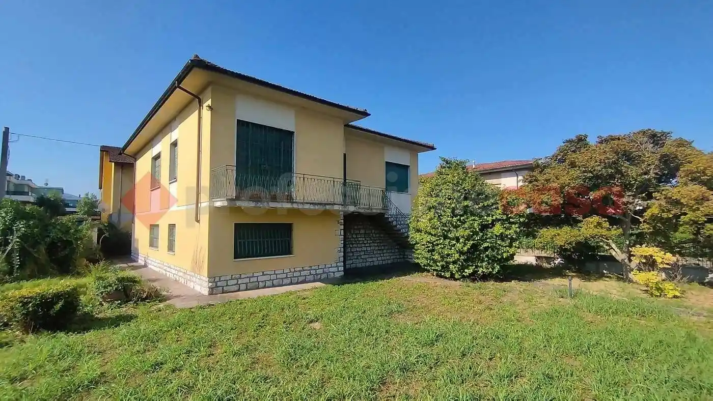 Villa in vendita a Lucca