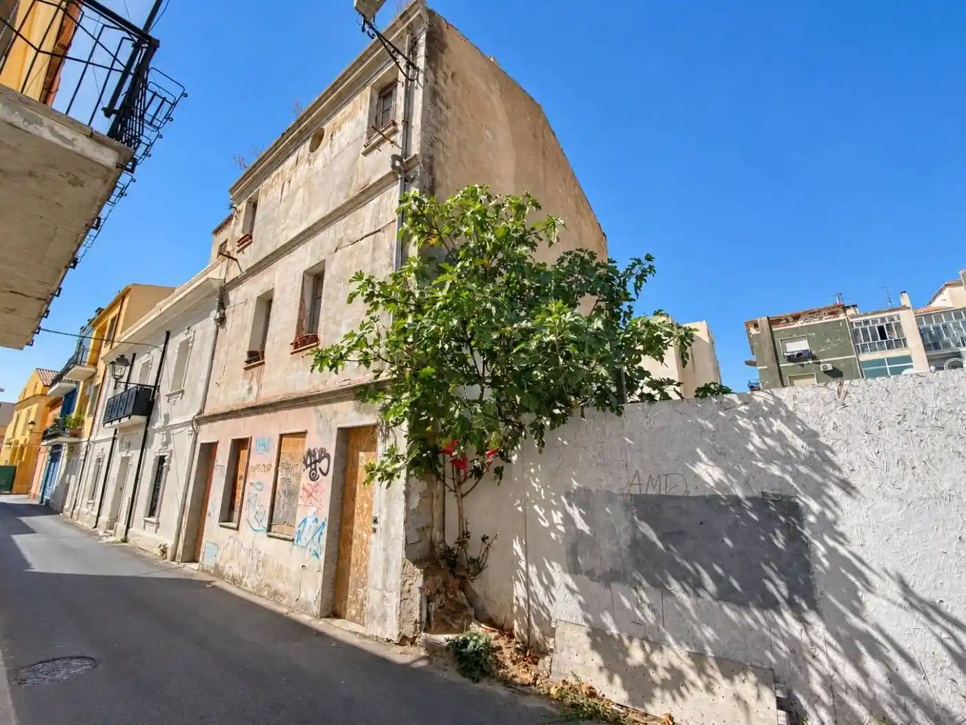 Palazzo - Edificio in vendita a Olbia