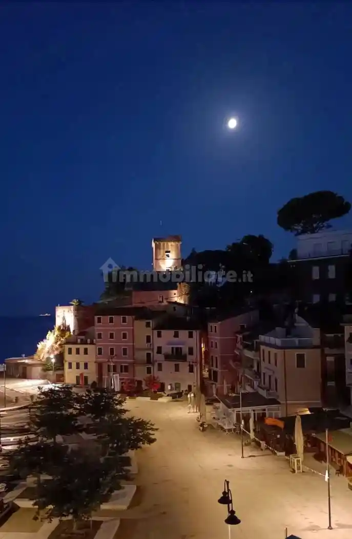Appartamento in vendita a Lerici