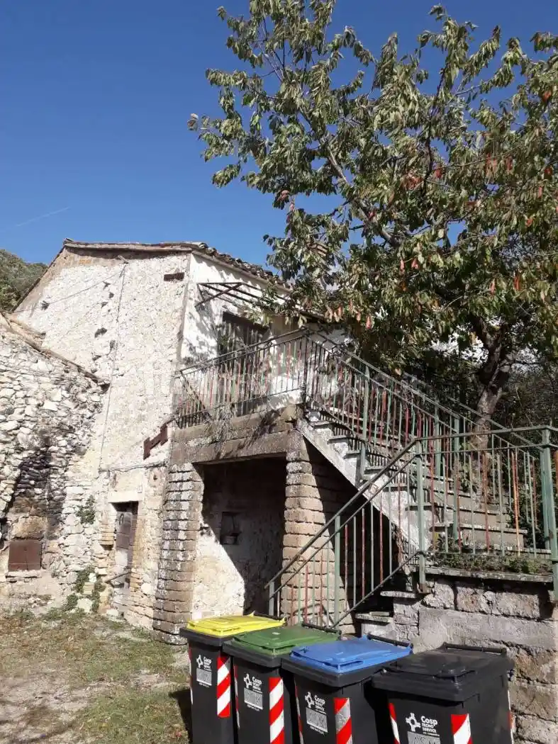Rustico - Casale in vendita a Guardea