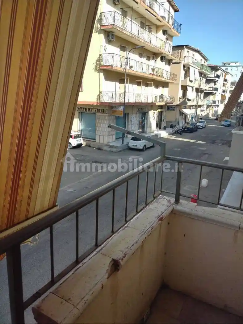 Palazzo - Edificio in affitto a Cirò Marina