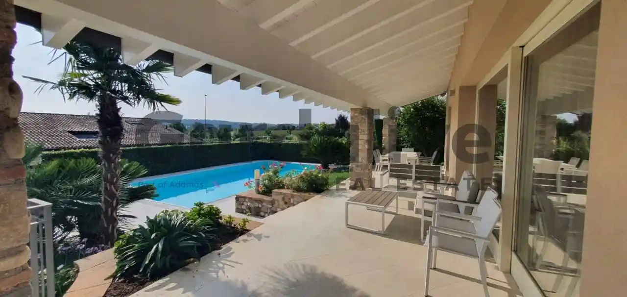Villa in vendita a Padenghe sul Garda