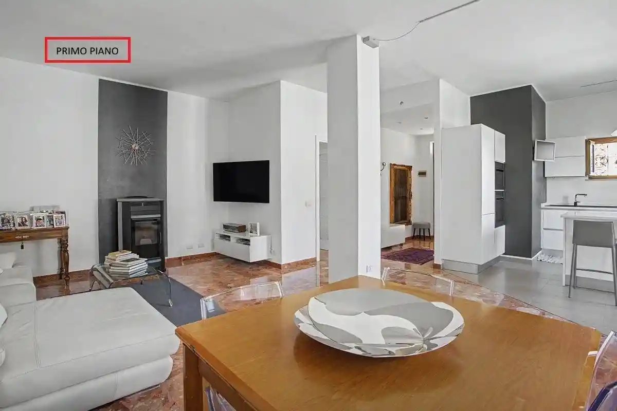 Villa in vendita a Biandronno
