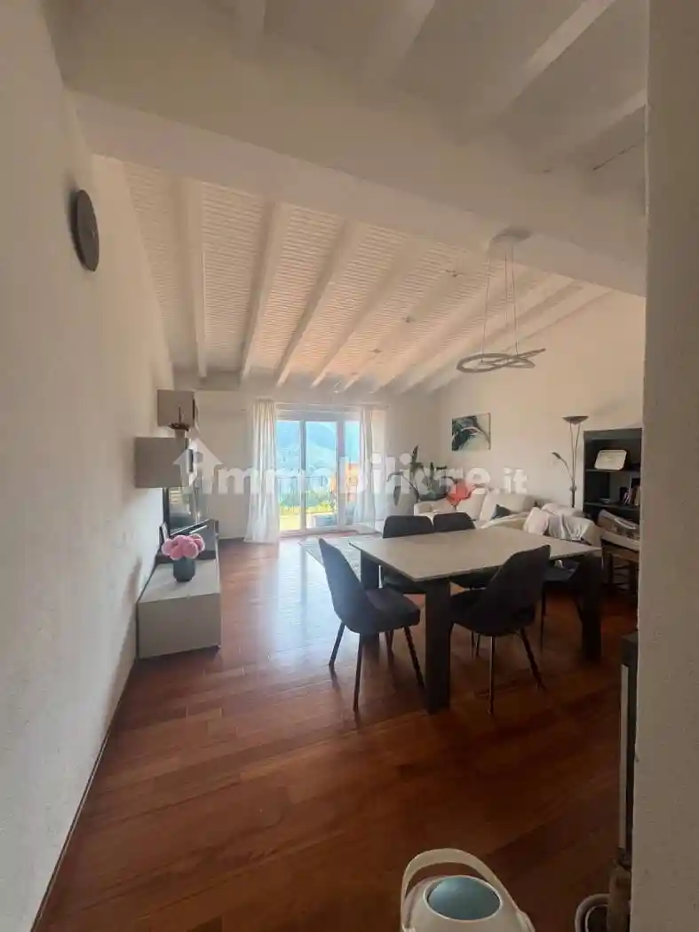 Appartamento in vendita a Valsolda