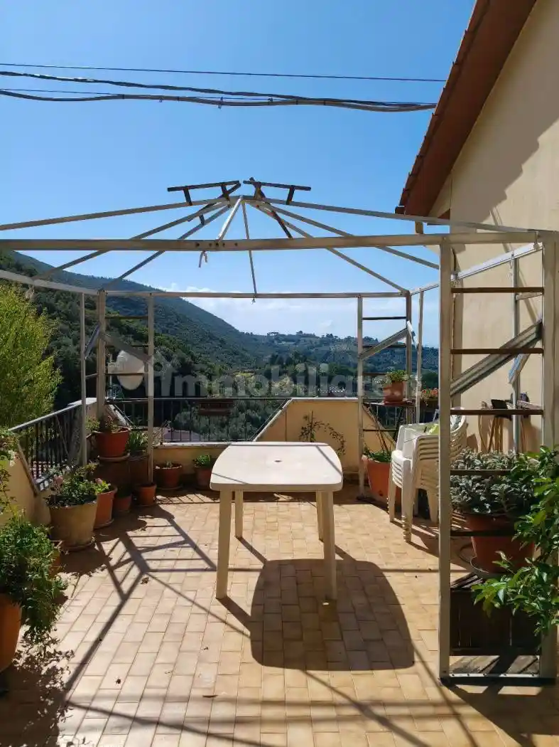 Villa in vendita a Poggio Catino