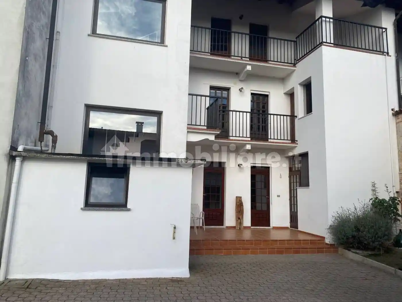 Casa indipendente in vendita a Lozzolo