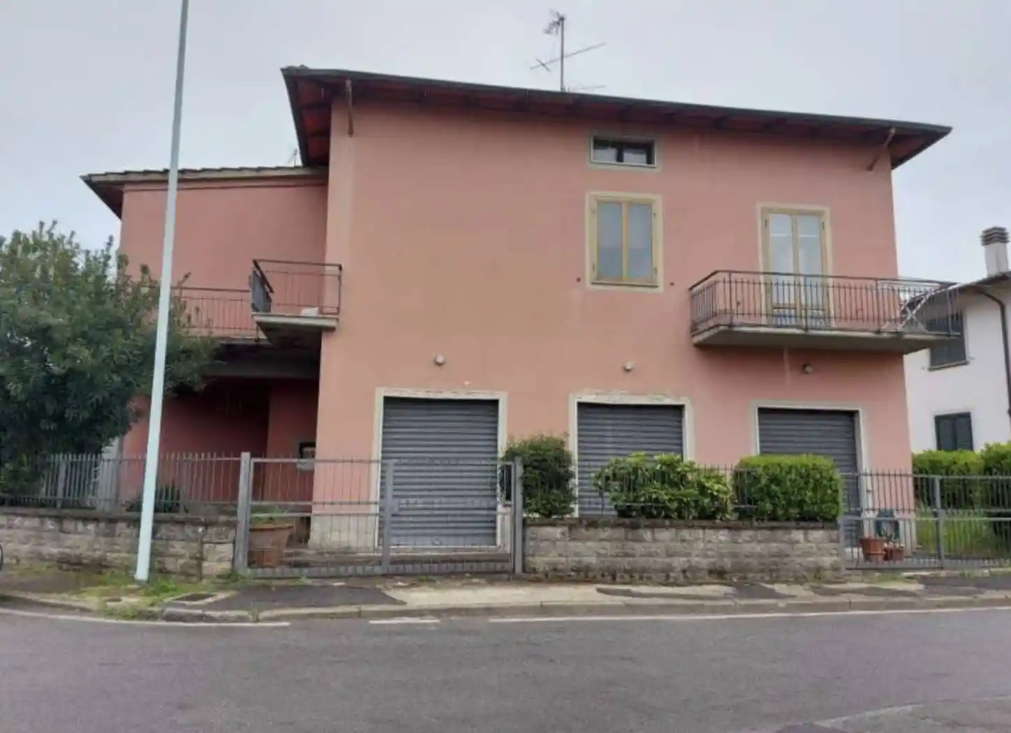 Casa indipendente in vendita a Prato