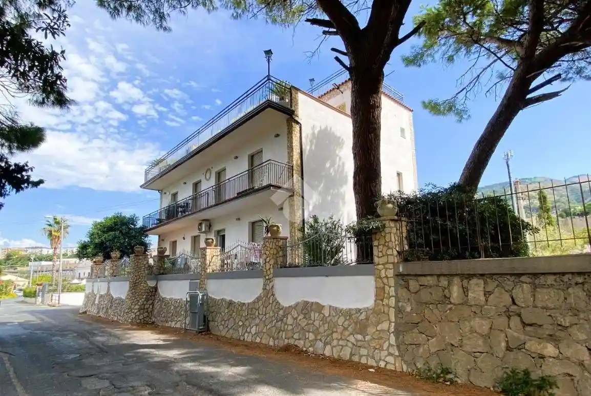 Appartamento in vendita a Paola