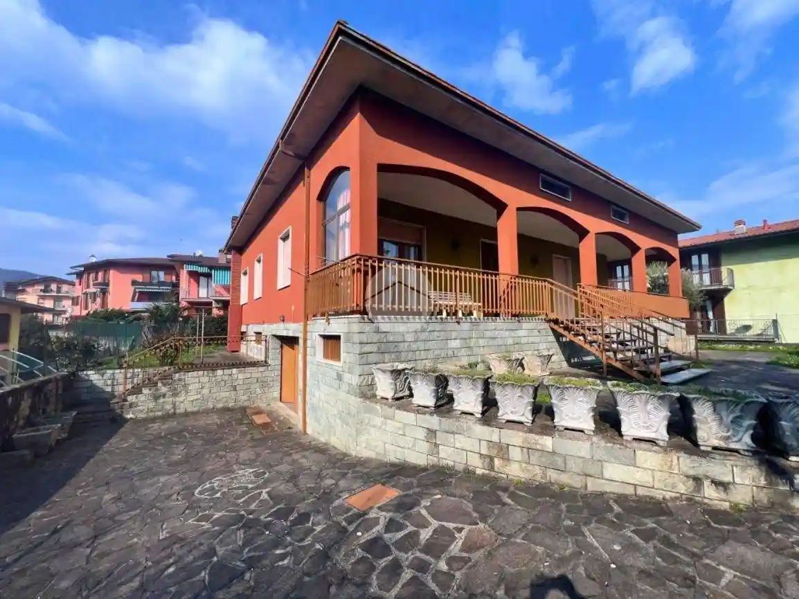 Villa in vendita a Credaro