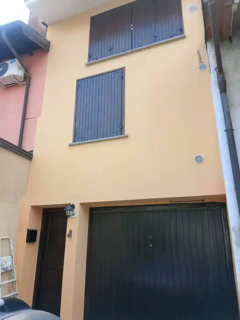 Casa indipendente in affitto a Castelletto Sopra Ticino