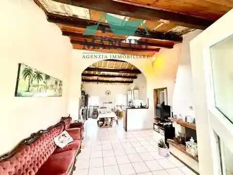 Casa indipendente in vendita a Santa Maria Nuova