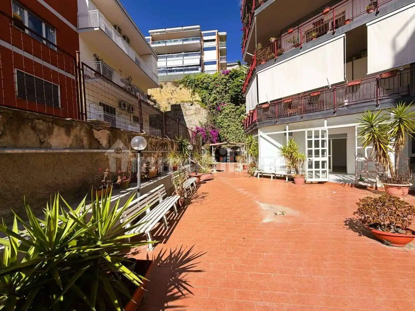 Appartamento in vendita a Napoli