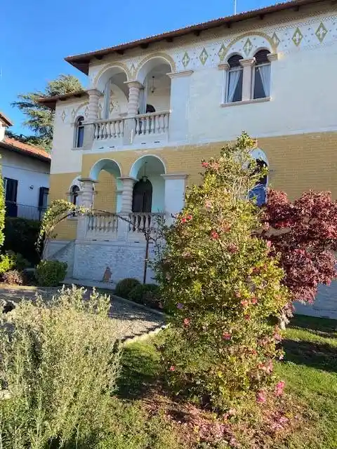 Villa in vendita a Bra