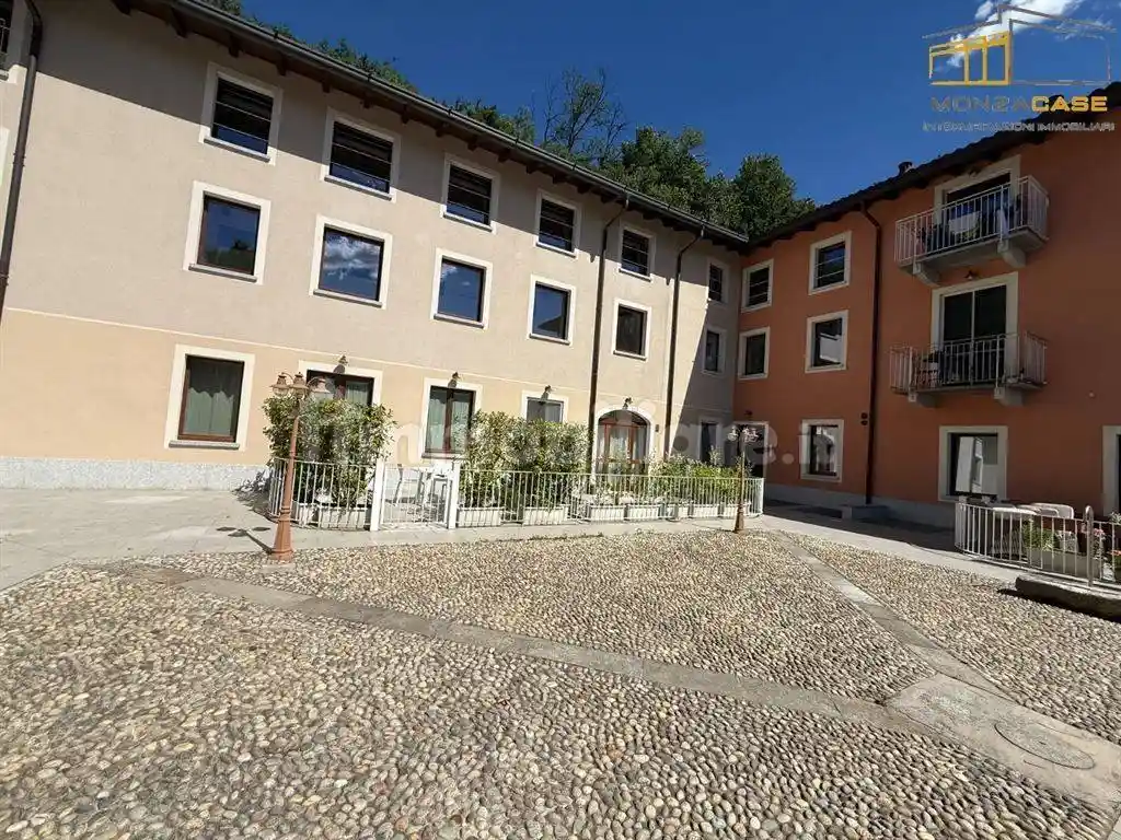 Appartamento in vendita a Carate Brianza