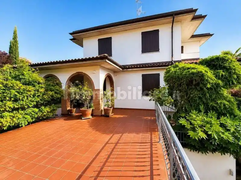 Villa in vendita a Castel San Pietro Terme