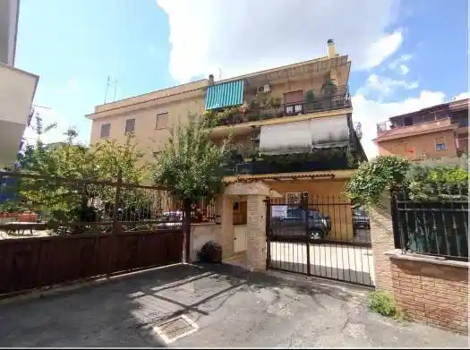 Appartamento in vendita a Guidonia Montecelio