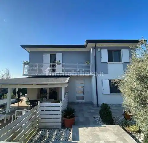 Villa in vendita a Papozze
