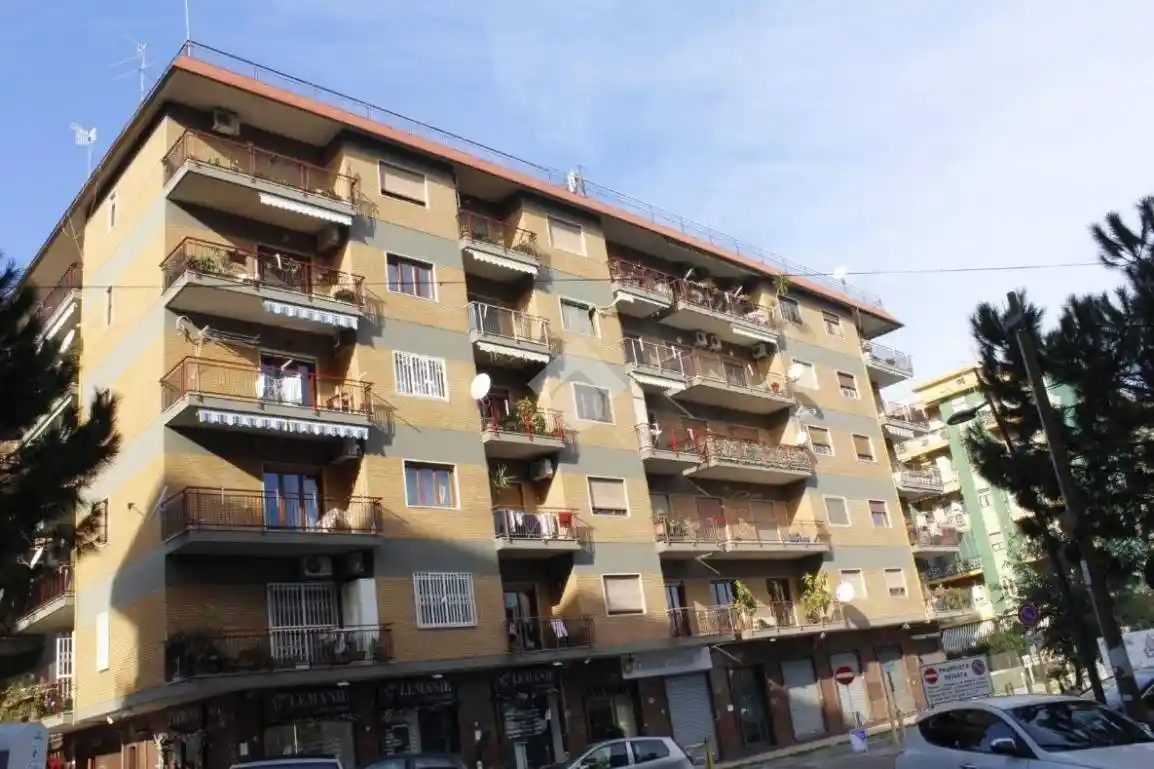 Appartamento in vendita a Napoli