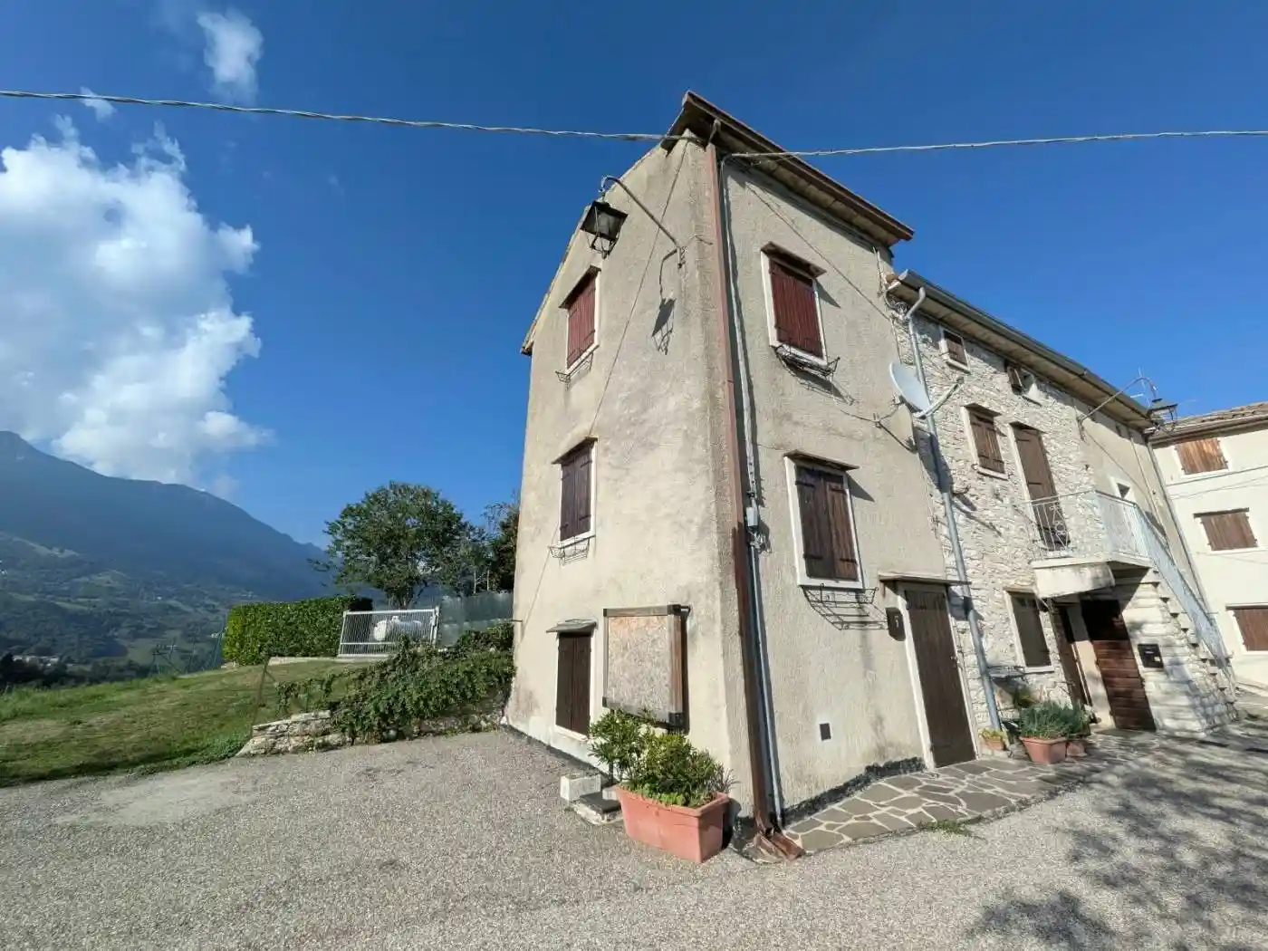Casa indipendente in vendita a Ferrara di Monte Baldo