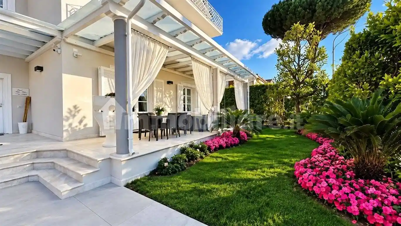Villa in vendita a Pietrasanta