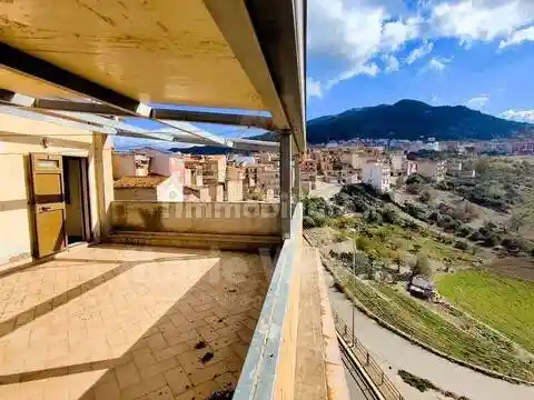 Villa in vendita a Montemaggiore Belsito