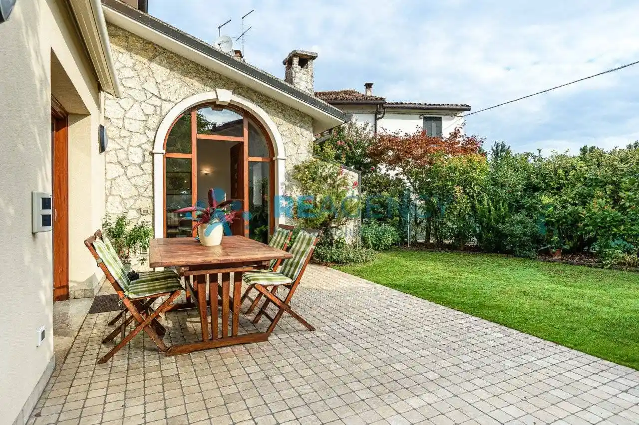 Casa indipendente in vendita a Creazzo