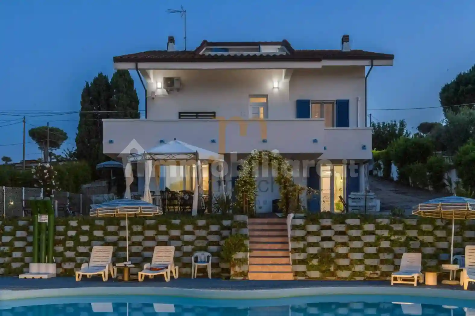 Villa - foto 2
