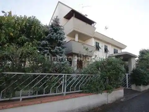 Villa in vendita a Gambassi Terme
