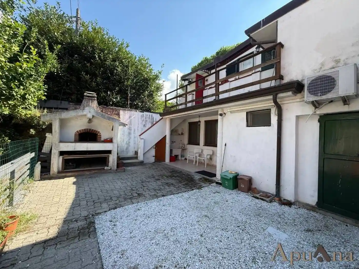 Casa indipendente in vendita a Massa