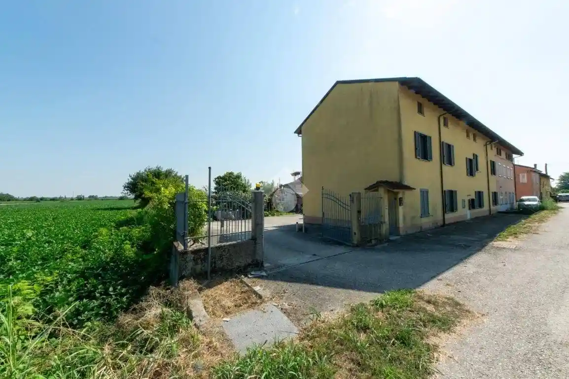 Villa in vendita a Casale Monferrato