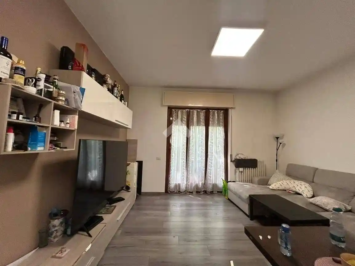 Appartamento in vendita a Capiago Intimiano