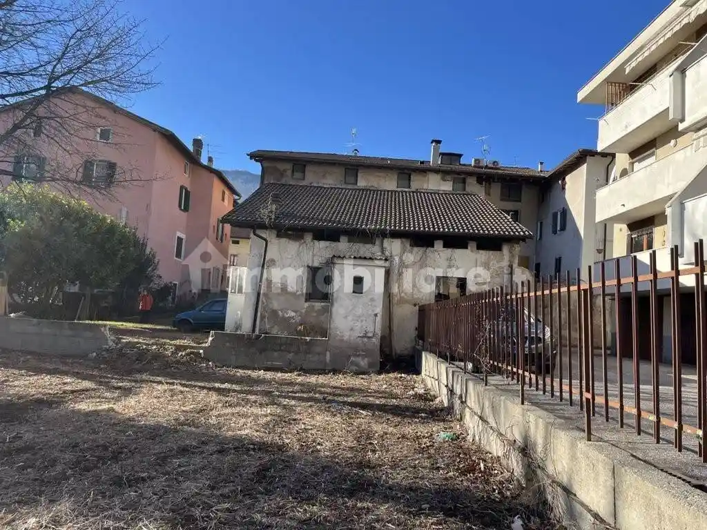 Rustico - Casale in vendita a Trento