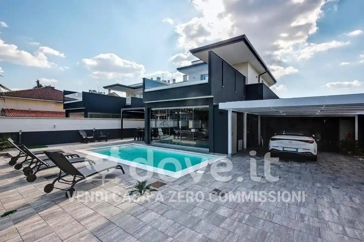 Villa in vendita a Legnano