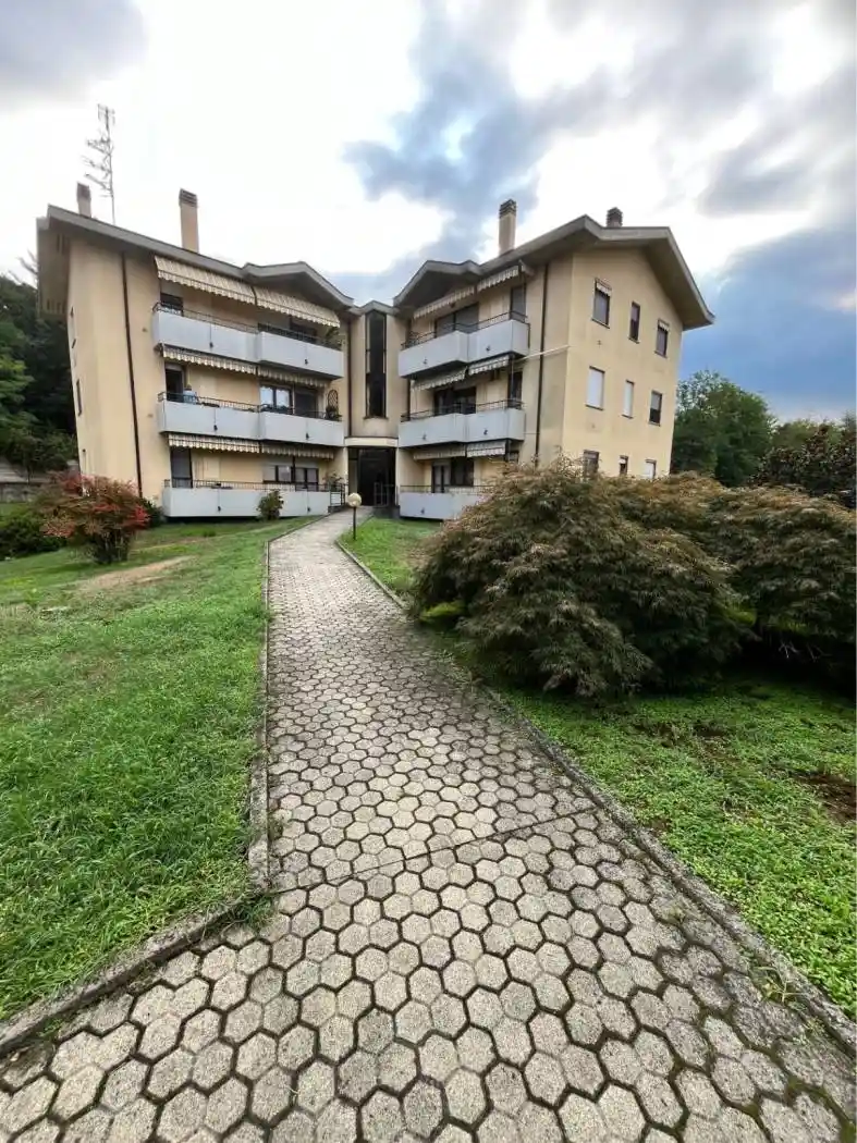 Appartamento in vendita a Sesto Calende