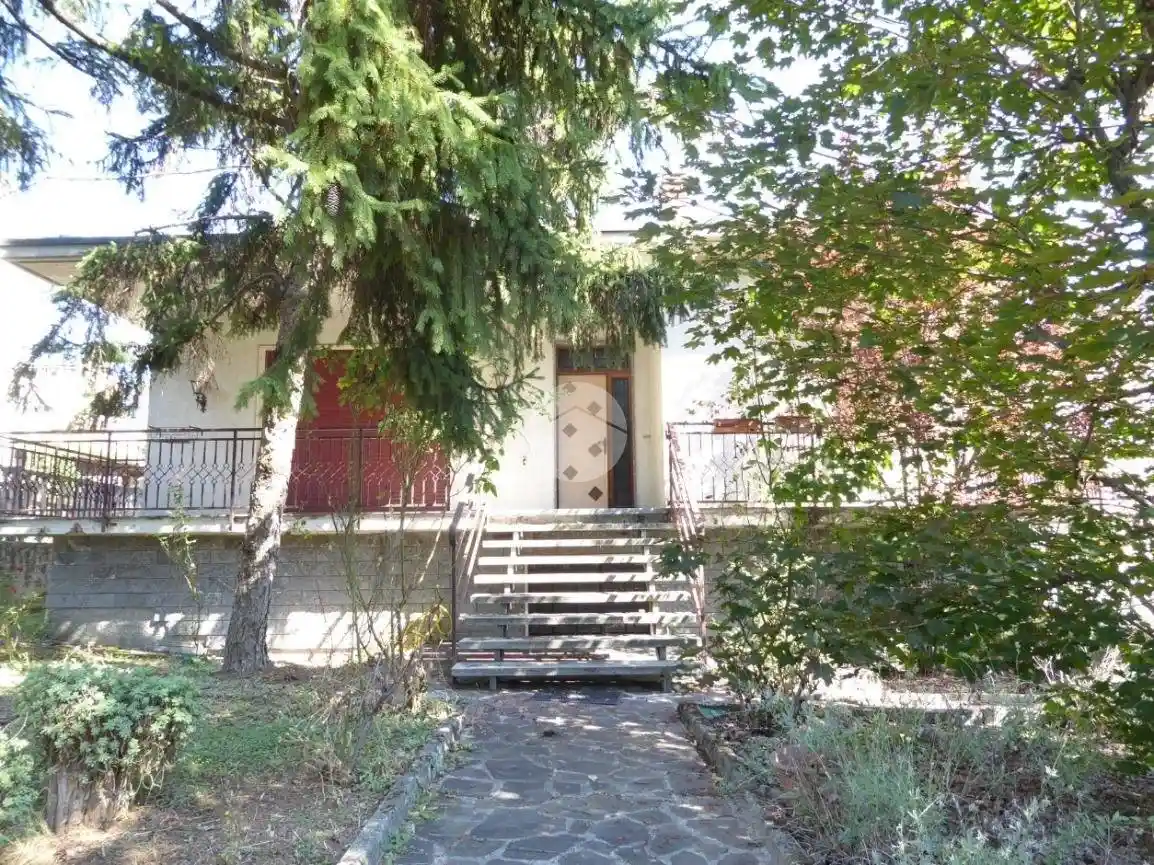 Villa in vendita a Rovescala