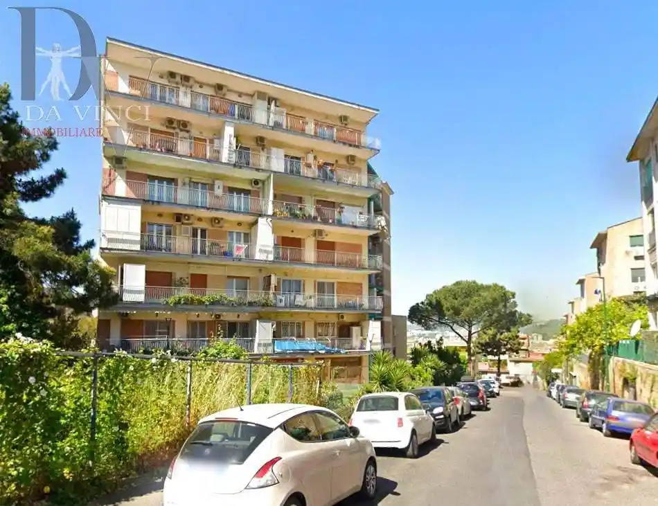Appartamento in vendita a Napoli