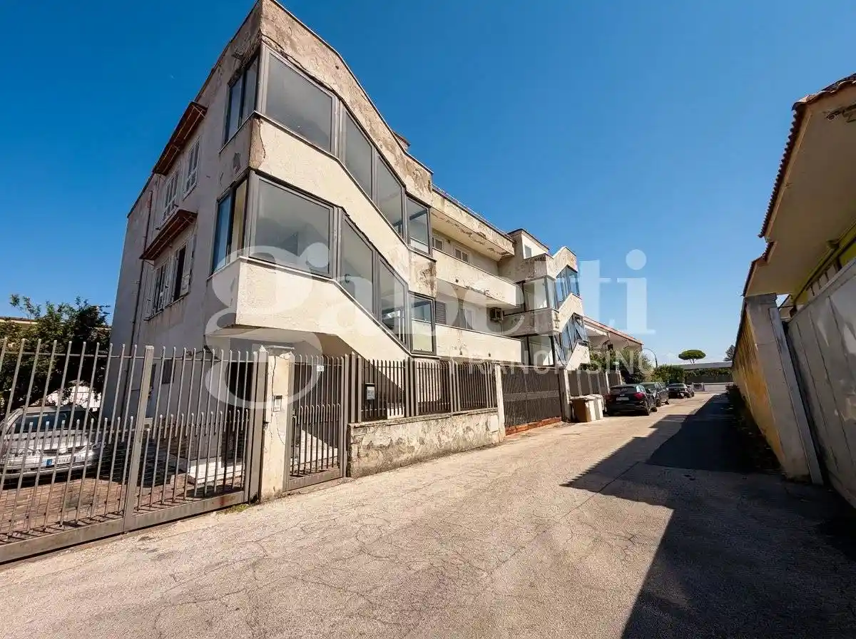 Palazzo - Edificio in vendita a Mugnano di Napoli