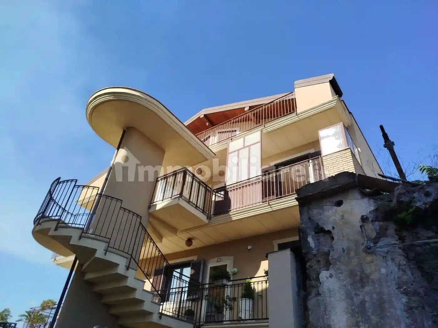 Appartamento in vendita a Acireale