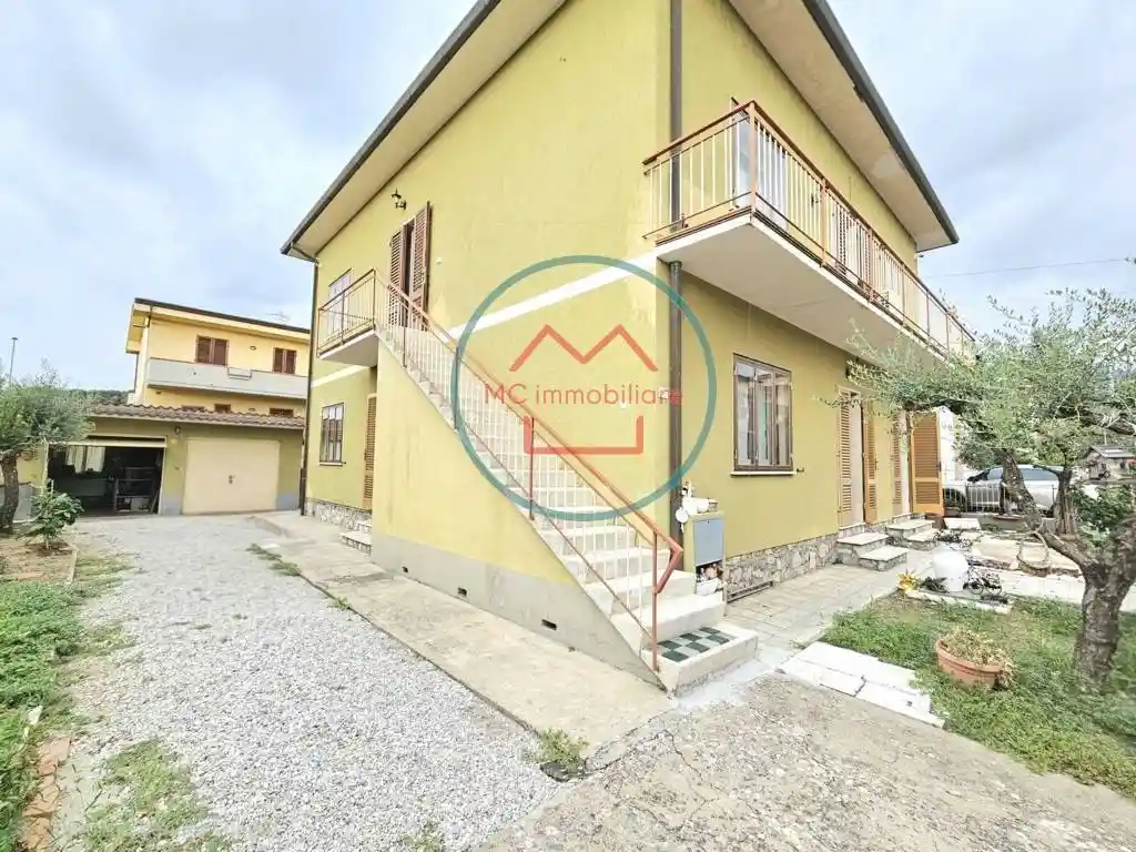 Villa in vendita a Massa e Cozzile